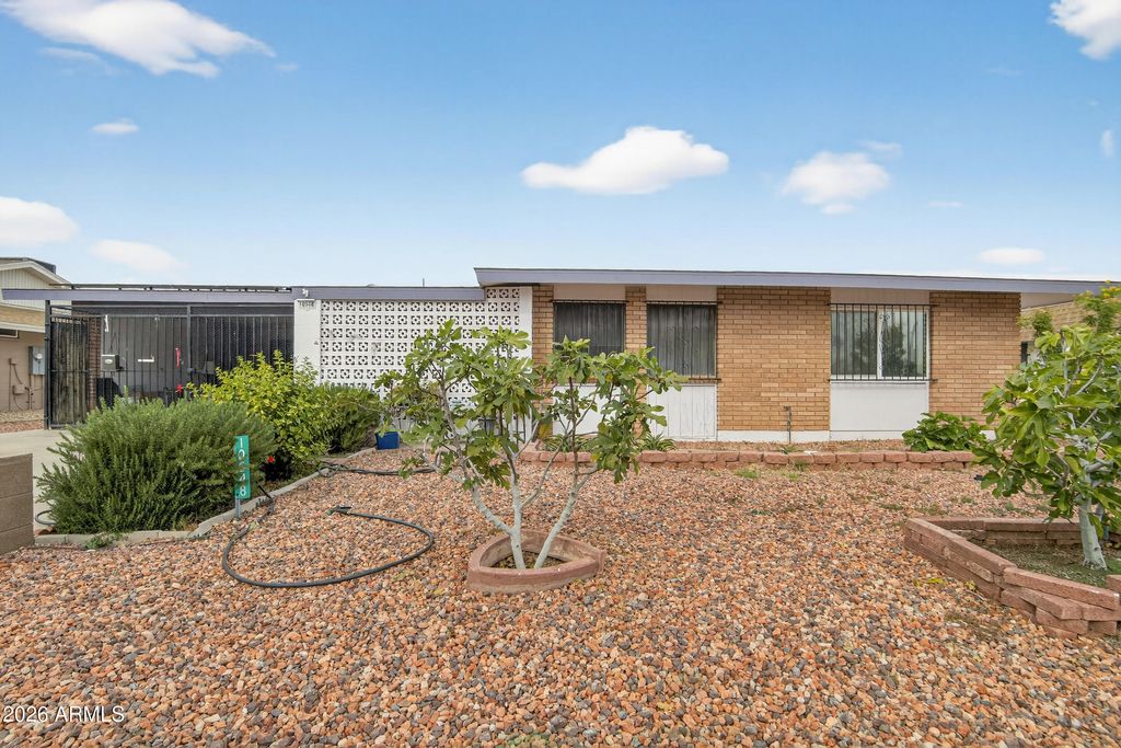 10548 W CARON Drive, Sun City, AZ 85351