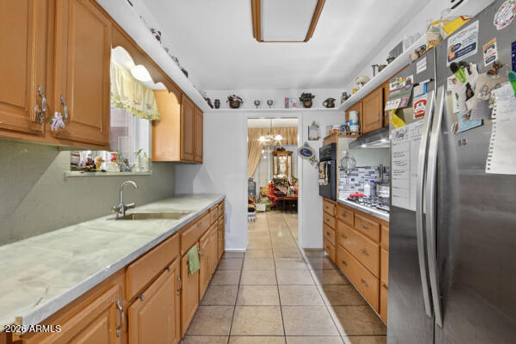 10548 W CARON Drive, Sun City, AZ 85351 — photo 5