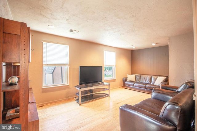 3237 FARRAGUT CT, Bensalem, PA 19020