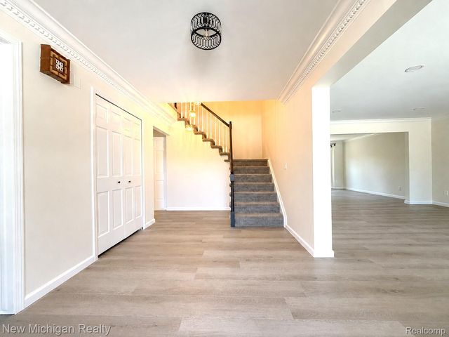 650 Deerfield Court, Rochester Hills, MI 48309