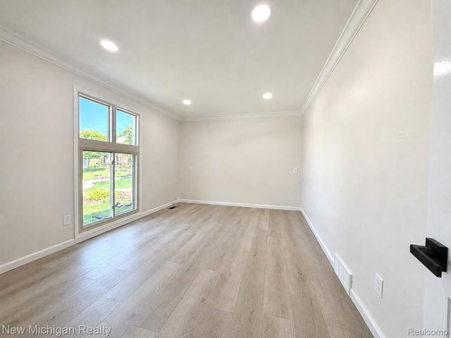 650 Deerfield Court, Rochester Hills, MI 48309