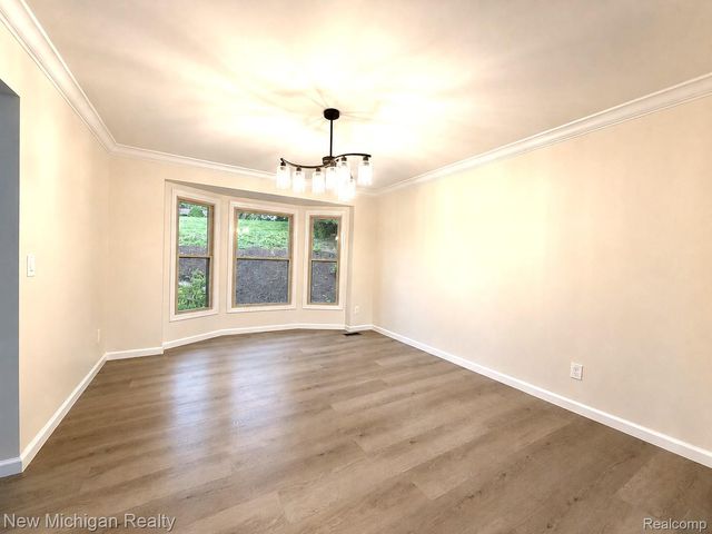 650 Deerfield Court, Rochester Hills, MI 48309