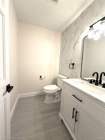 650 Deerfield Court, Rochester Hills, MI 48309