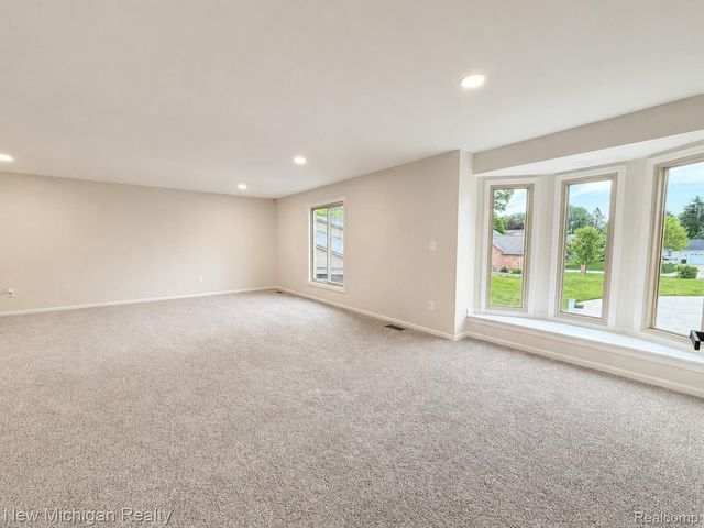 650 Deerfield Court, Rochester Hills, MI 48309