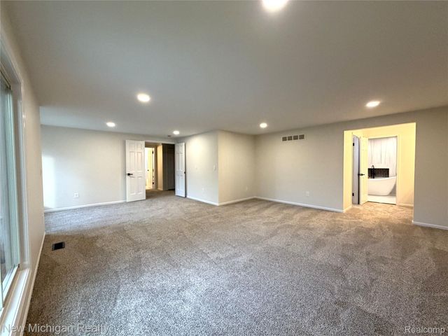 650 Deerfield Court, Rochester Hills, MI 48309