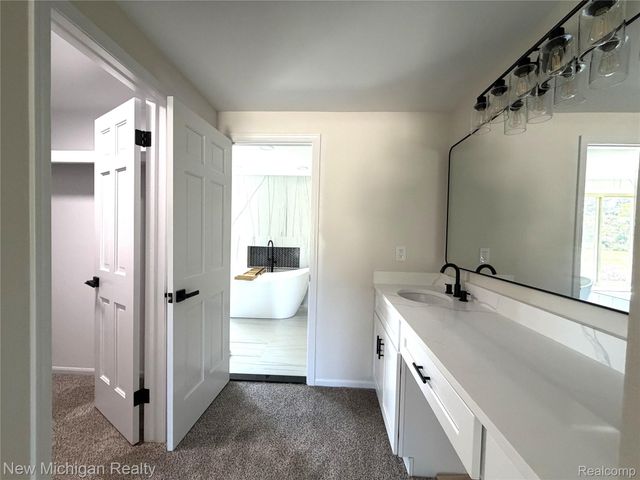 650 Deerfield Court, Rochester Hills, MI 48309