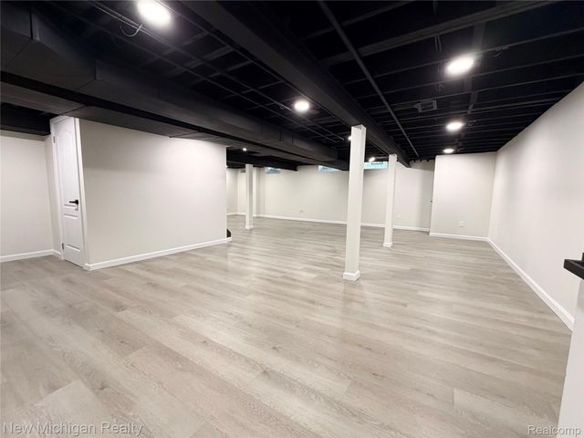 650 Deerfield Court, Rochester Hills, MI 48309