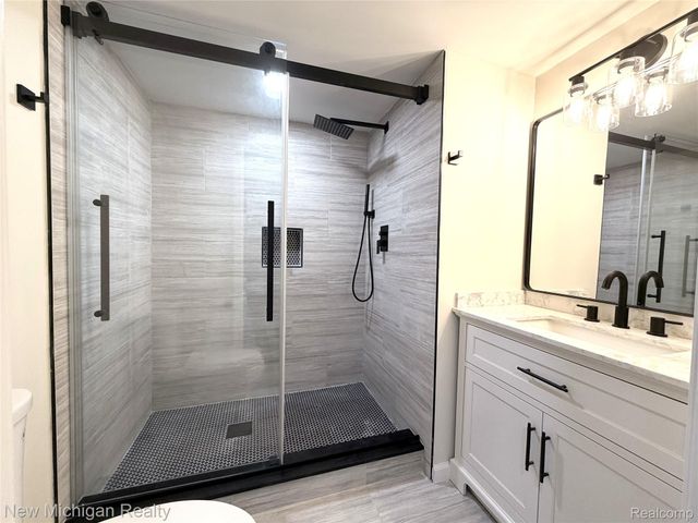 650 Deerfield Court, Rochester Hills, MI 48309