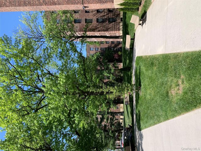 80-35 Springfield Boulevard 6F, Queens Village, NY 11427