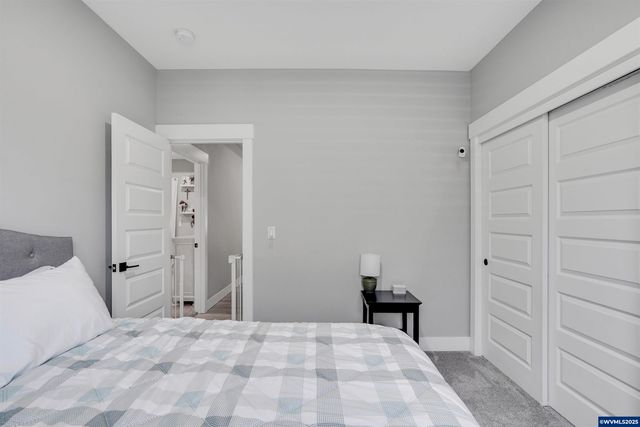806 Ike Mooney St NE, Silverton, OR 97381