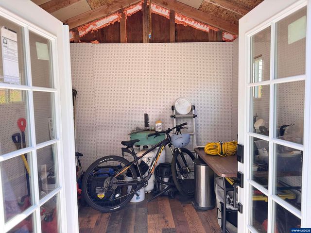 806 Ike Mooney St NE, Silverton, OR 97381