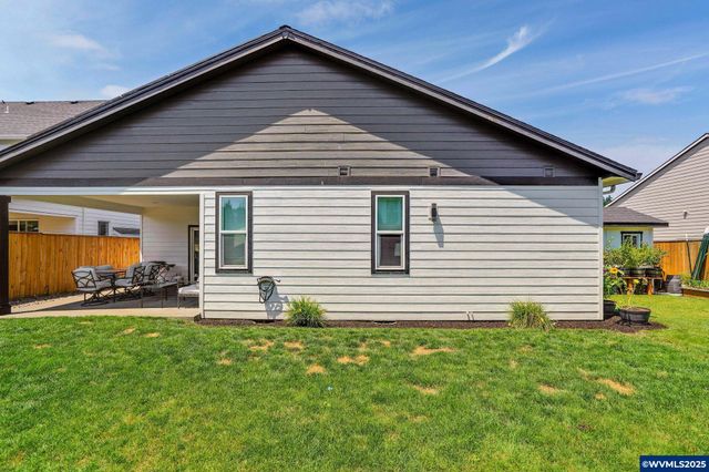 806 Ike Mooney St NE, Silverton, OR 97381