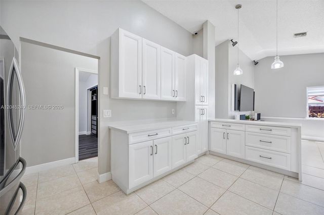 4870 Hawkes Bluff Ave, Davie, FL 33331