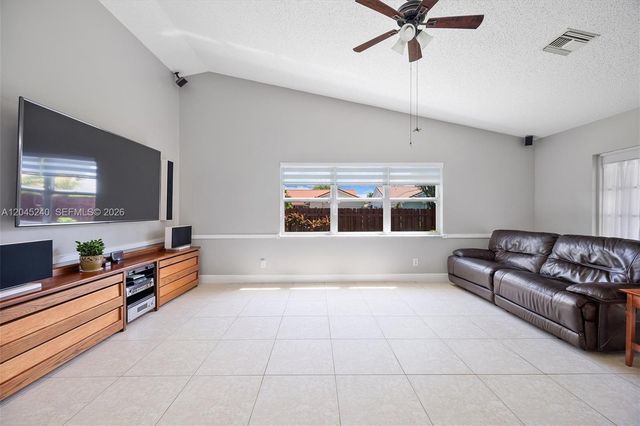 4870 Hawkes Bluff Ave, Davie, FL 33331
