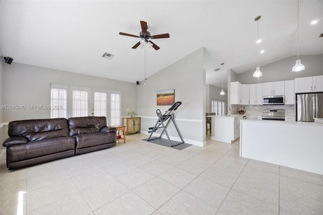 4870 Hawkes Bluff Ave, Davie, FL 33331