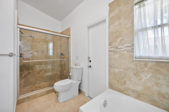 4870 Hawkes Bluff Ave, Davie, FL 33331