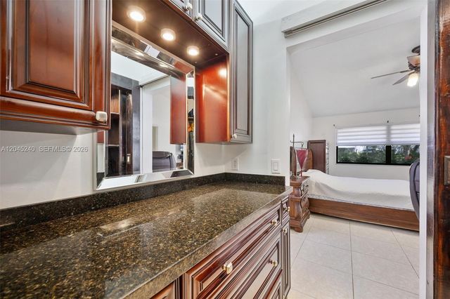 4870 Hawkes Bluff Ave, Davie, FL 33331