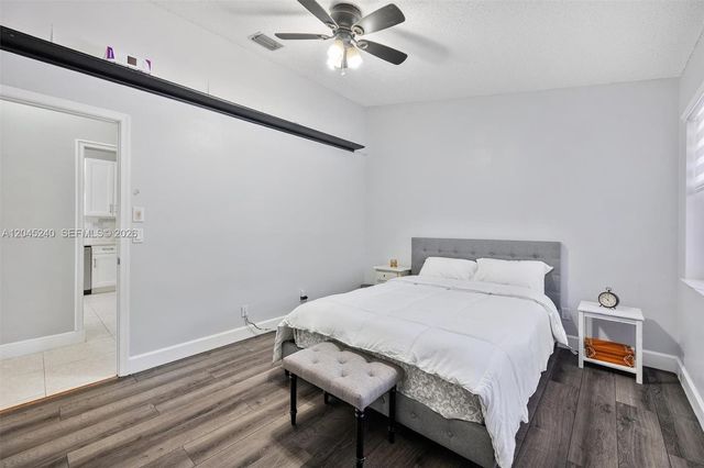 4870 Hawkes Bluff Ave, Davie, FL 33331