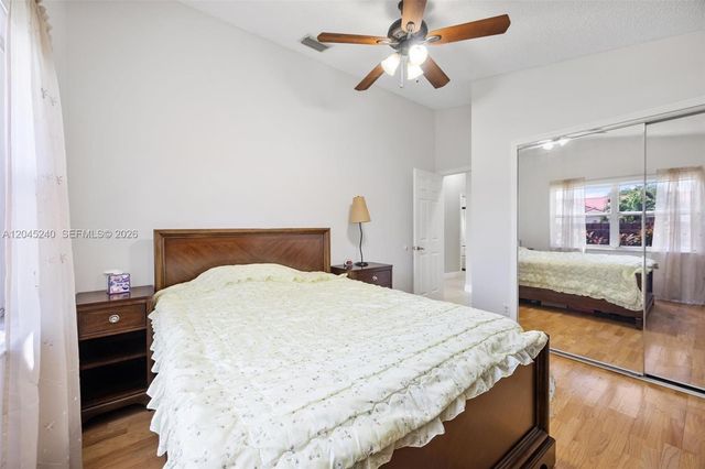 4870 Hawkes Bluff Ave, Davie, FL 33331