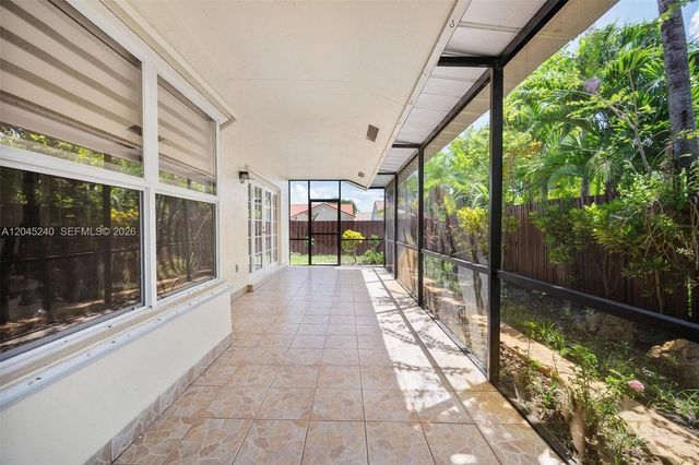4870 Hawkes Bluff Ave, Davie, FL 33331