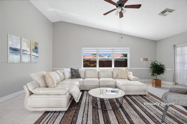 4870 Hawkes Bluff Ave, Davie, FL 33331