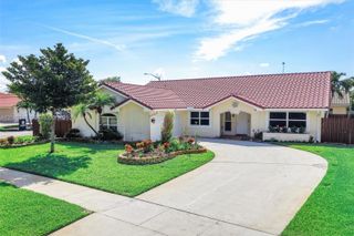 4870 Hawkes Bluff Ave, Davie, FL 33331
