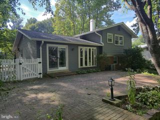 3207 FAIR WOODS PKWY, Fairfax, VA 22030