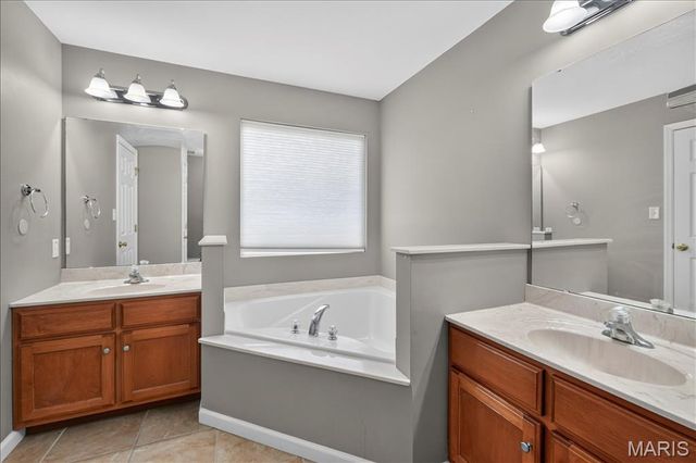 234 Romaine Spring View, St Louis, MO 63026