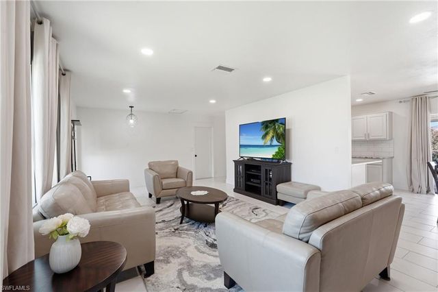 1446 SE 13th ST, Cape Coral, FL 33990