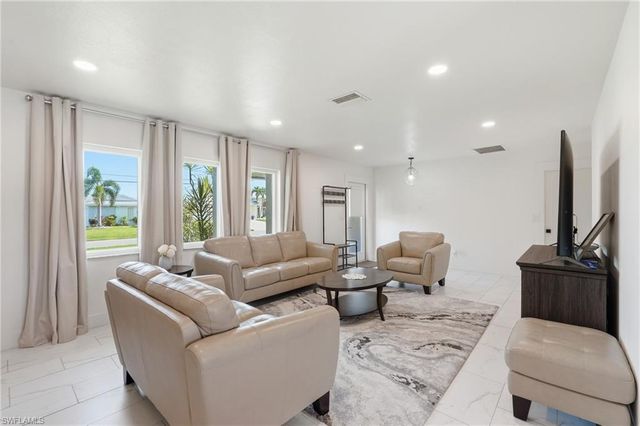1446 SE 13th ST, Cape Coral, FL 33990