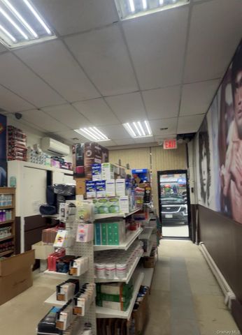 111-21 Roosevelt Ave 1FL, Corona, NY 11368