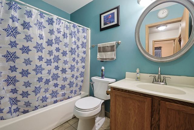 15 N Frolic Avenue, Waukegan, IL 60085