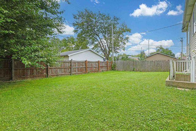 15 N Frolic Avenue, Waukegan, IL 60085