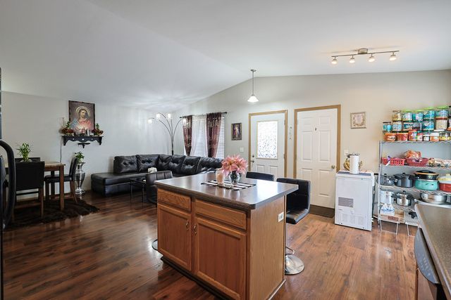 15 N Frolic Avenue, Waukegan, IL 60085