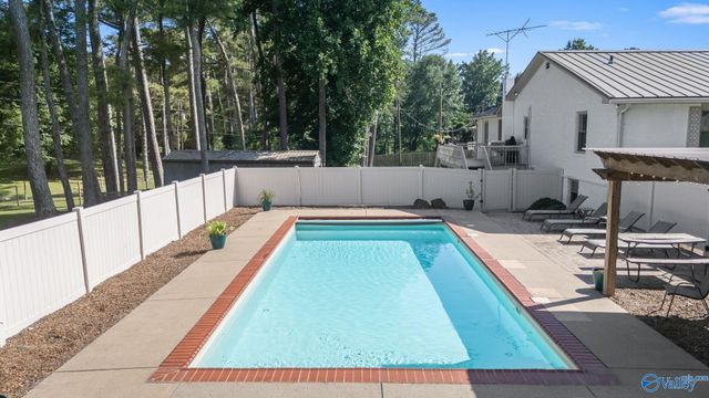 13 West Road, Fayetteville, TN 37334