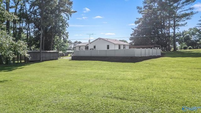 13 West Road, Fayetteville, TN 37334