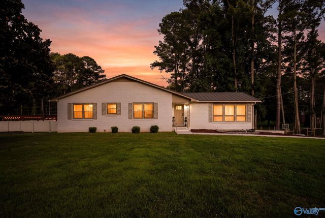13 West Road, Fayetteville, TN 37334