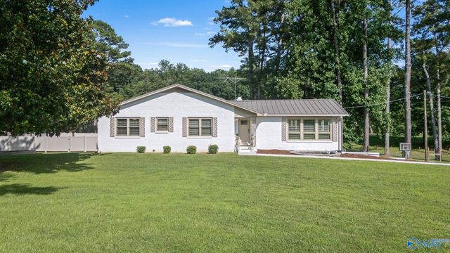 13 West Road, Fayetteville, TN 37334