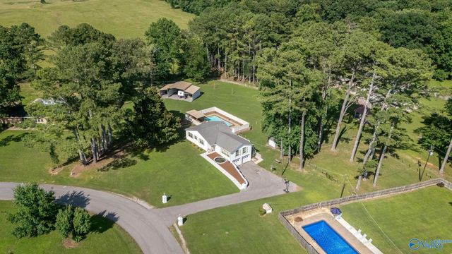 13 West Road, Fayetteville, TN 37334