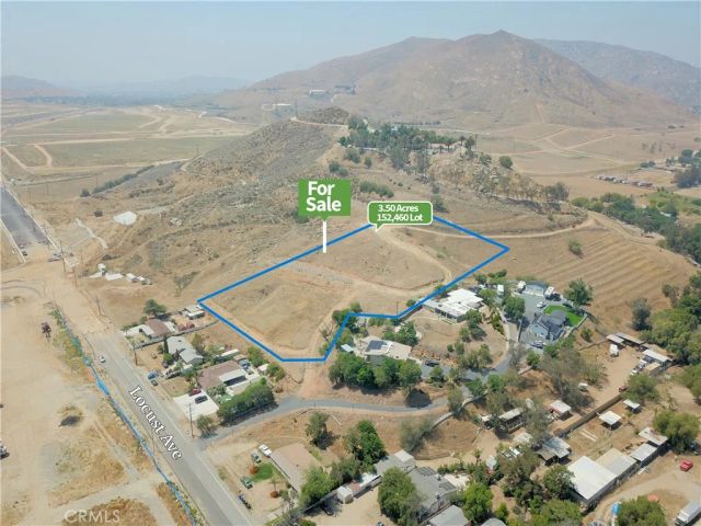 11200 Locust Ave, Bloomington, CA 92316