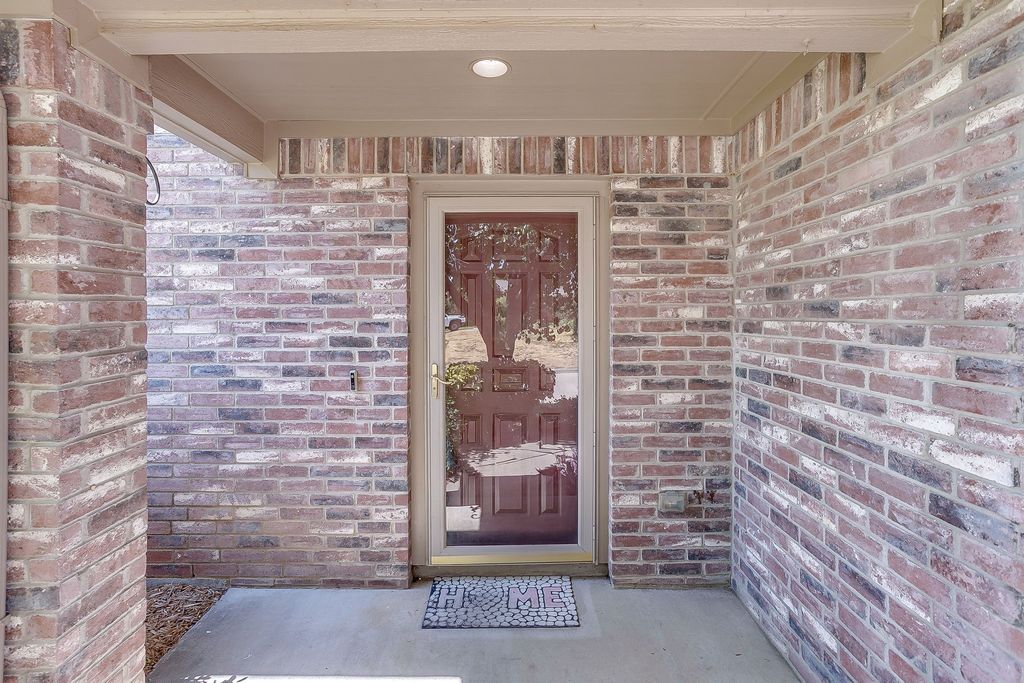332 Sunset Oaks Drive, Fort Worth, TX 76112 — photo 4