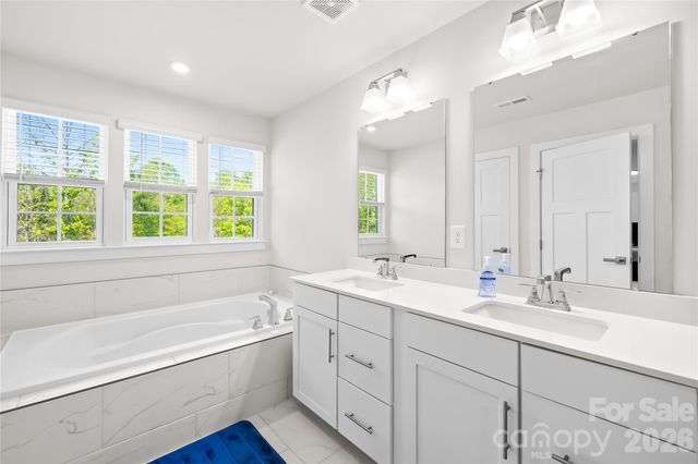 832 Dogwood Creek Lane, Indian Trail, NC 28079