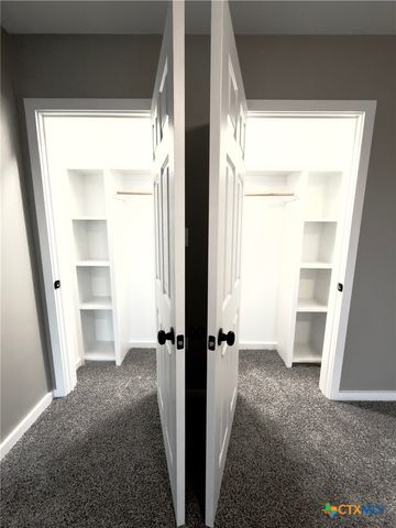 1312 E Anaqua Avenue, Victoria, TX 77901