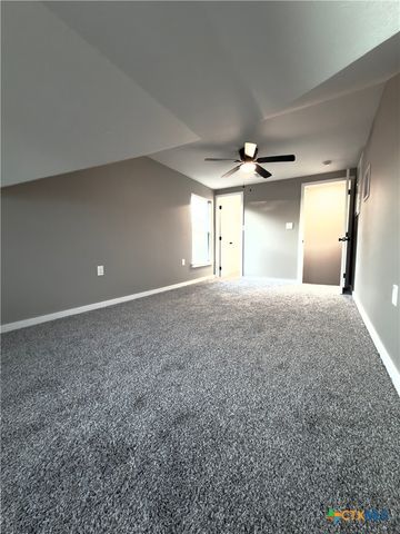 1312 E Anaqua Avenue, Victoria, TX 77901