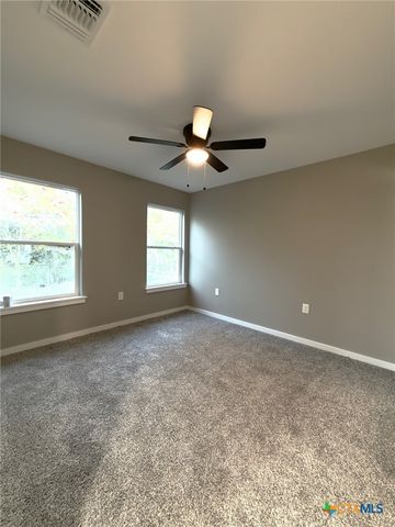 1312 E Anaqua Avenue, Victoria, TX 77901