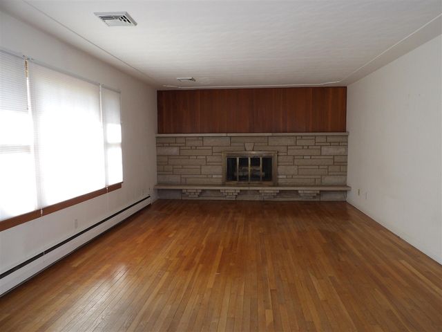 12 Bishop Avenue, Coldwater, MI 49036