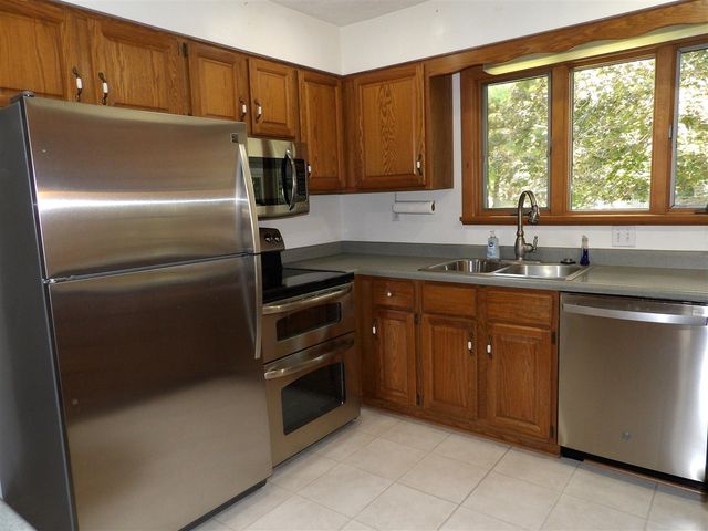 12 Bishop Avenue, Coldwater, MI 49036