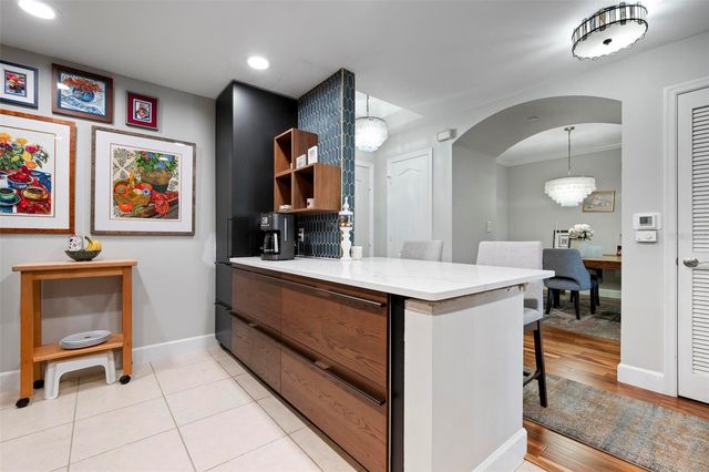 808 3RD AVENUE W 402, Bradenton, FL 34205