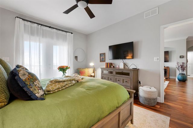 808 3RD AVENUE W 402, Bradenton, FL 34205