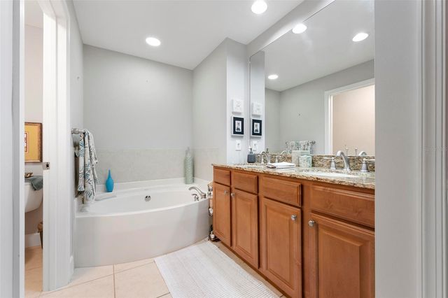 808 3RD AVENUE W 402, Bradenton, FL 34205